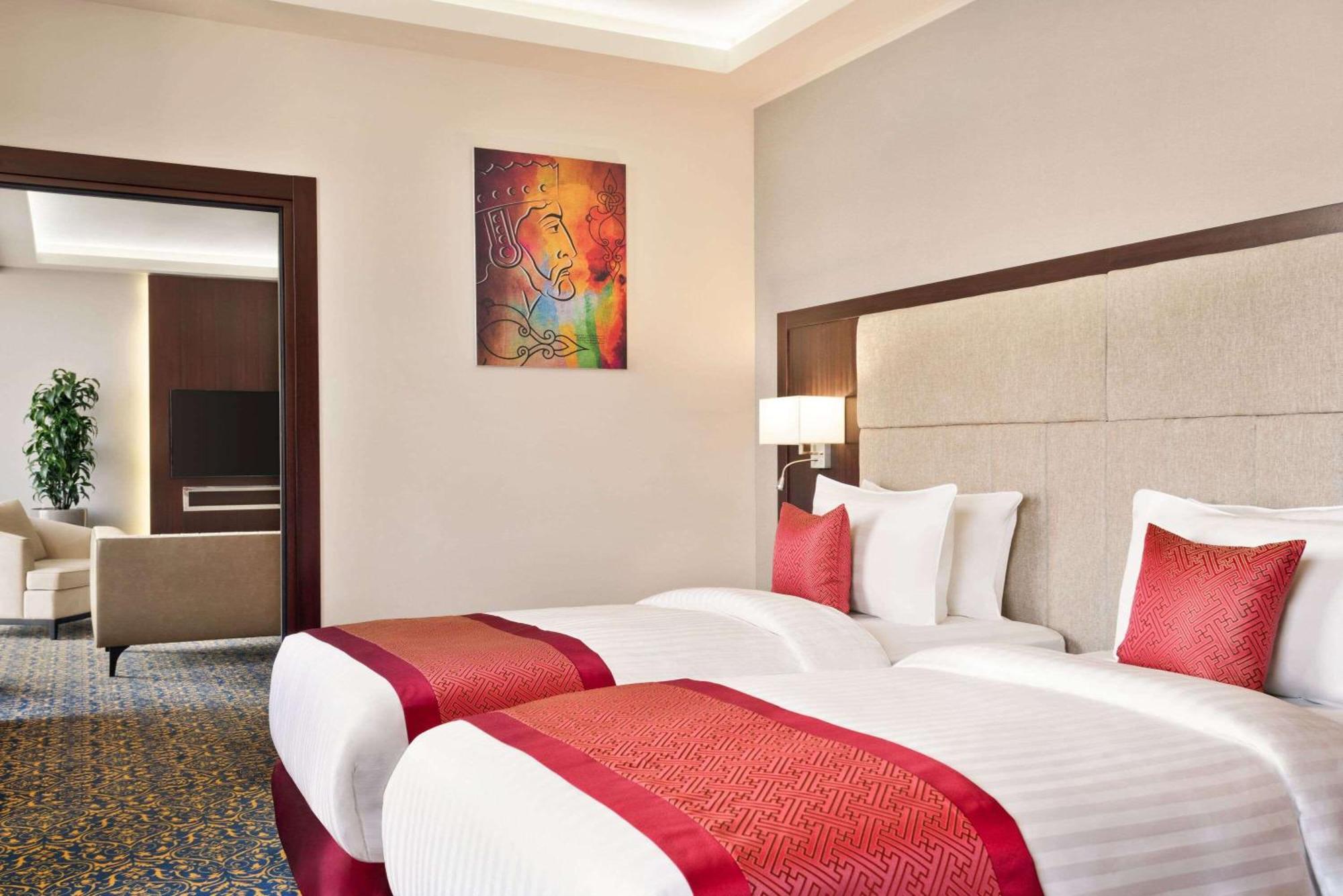 Ramada Hotel & Suites By Wyndham Jerevan Exteriér fotografie