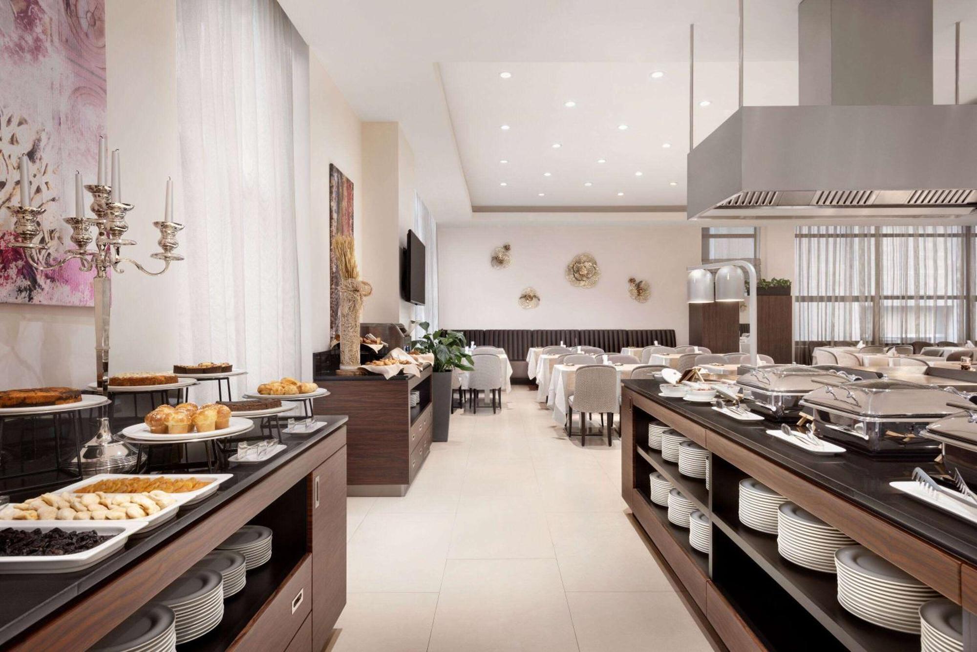 Ramada Hotel & Suites By Wyndham Jerevan Exteriér fotografie