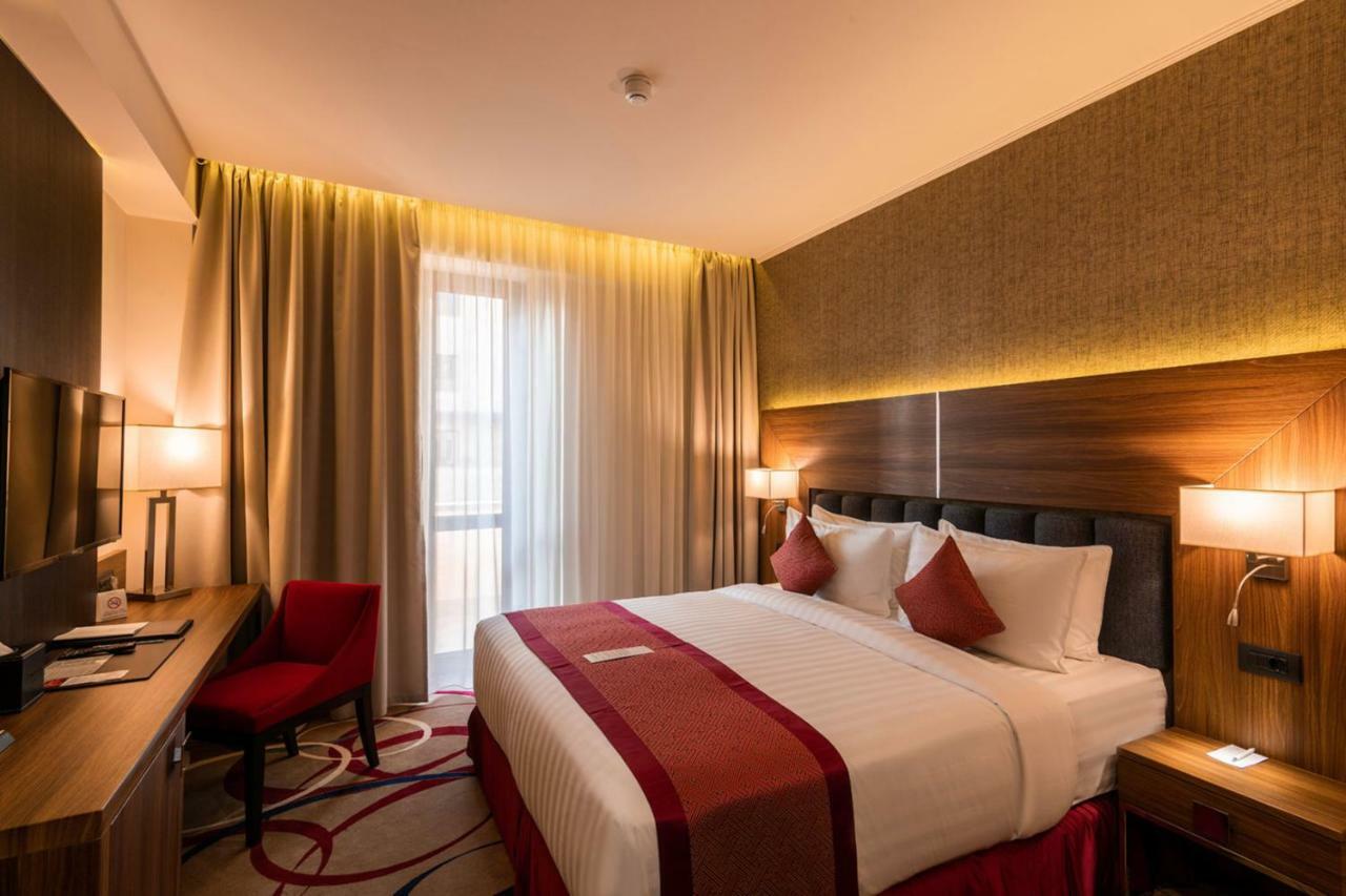Ramada Hotel & Suites By Wyndham Jerevan Exteriér fotografie