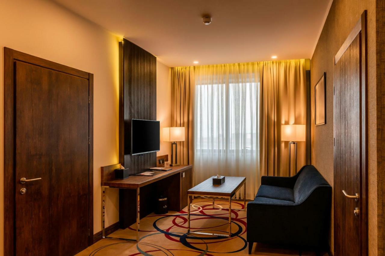 Ramada Hotel & Suites By Wyndham Jerevan Exteriér fotografie