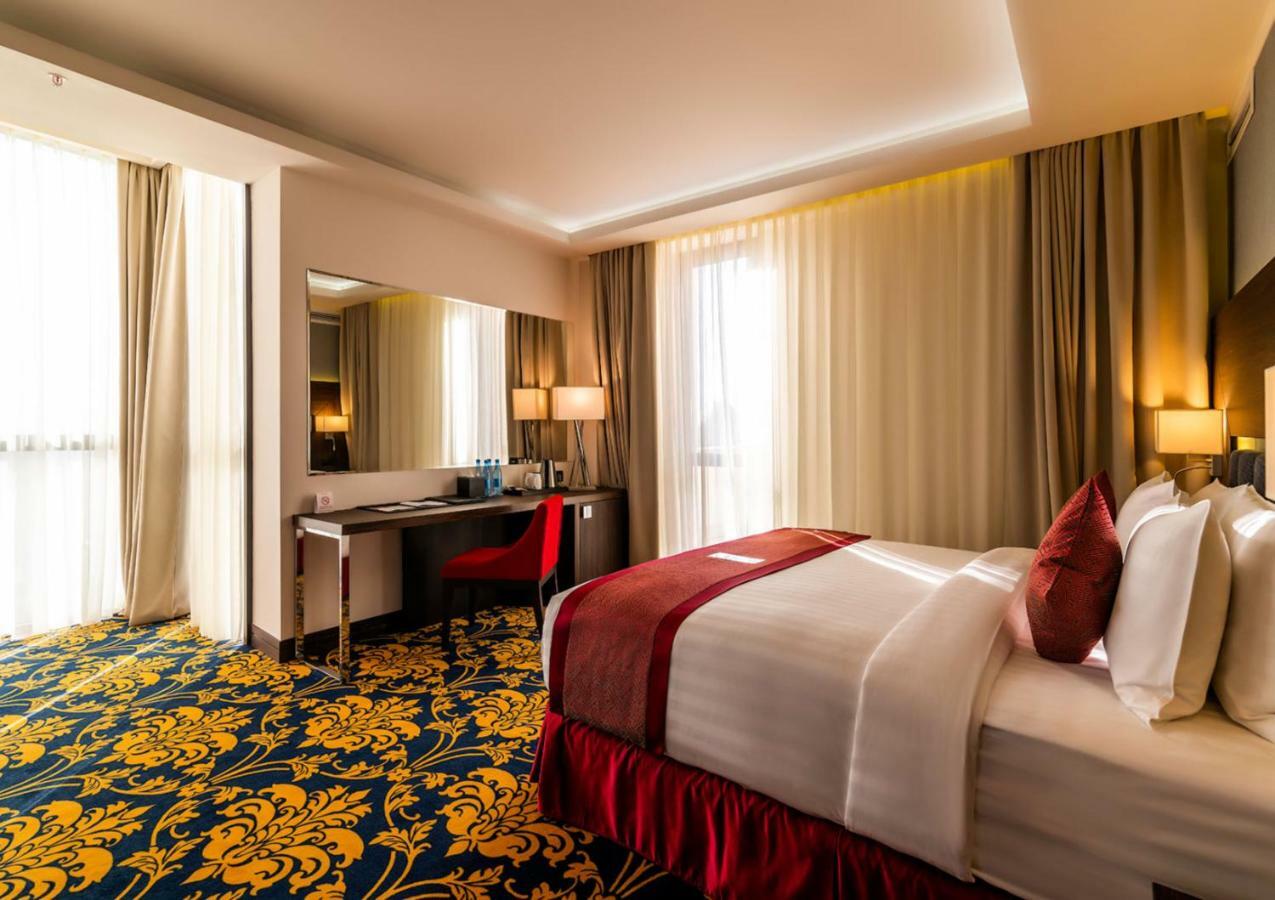Ramada Hotel & Suites By Wyndham Jerevan Exteriér fotografie