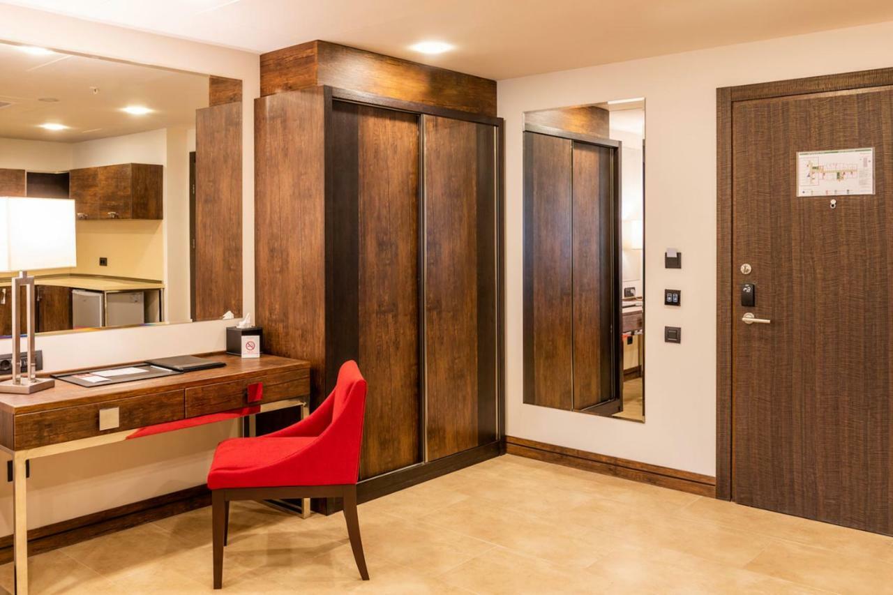 Ramada Hotel & Suites By Wyndham Jerevan Exteriér fotografie