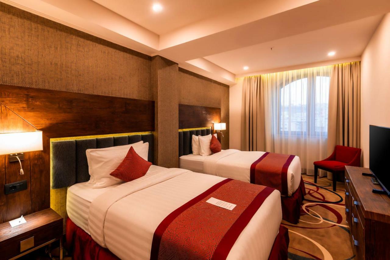 Ramada Hotel & Suites By Wyndham Jerevan Exteriér fotografie